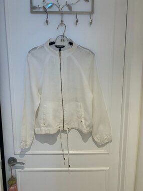 Ellen Tracy White Linen Jacket, Gold Hardware, Size L, Minor Easily Treatable Sp